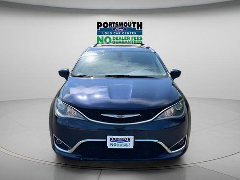 Used 2017 Chrysler Pacifica Touring-L FWD image 20