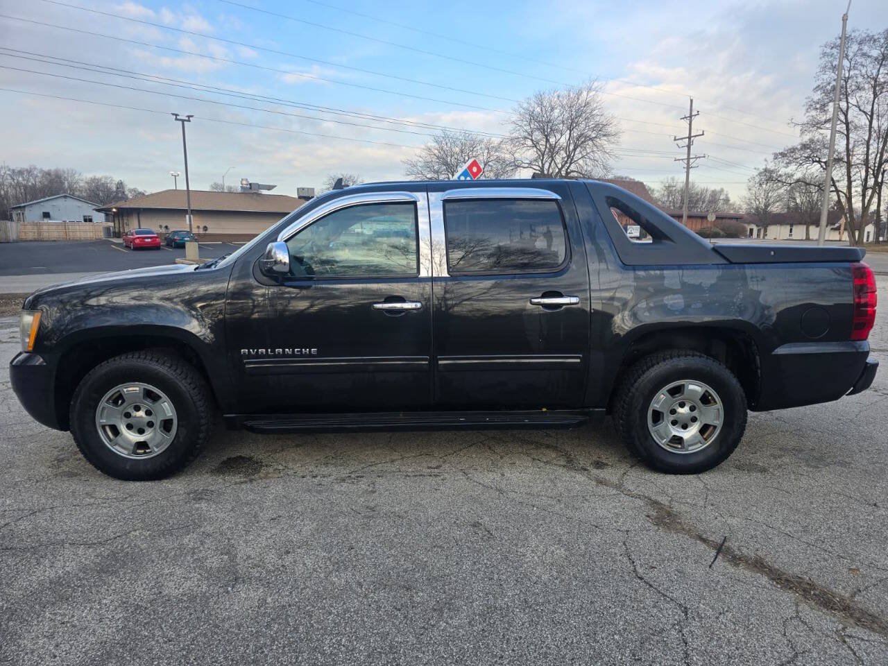Used 2010 Chevrolet Avalanche LS AWD/4WD image 5