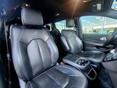 Used 2021 Chrysler Pacifica Touring-L w/ Premium & Safety Sphere Group FWD image 39