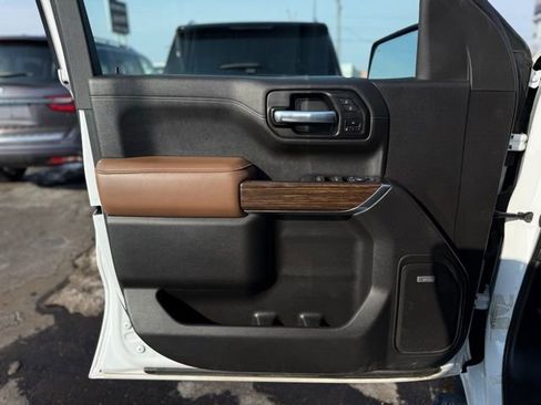 Used 2021 Chevrolet Silverado 1500 High Country image 12