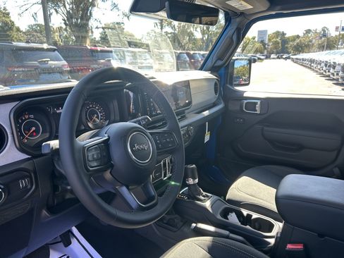 New 2025 Jeep Gladiator Sport image 14
