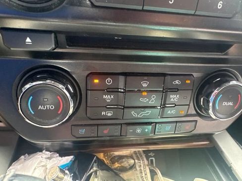 Used 2016 Ford F150 Lariat RWD image 13