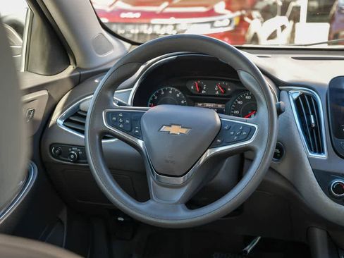 Used 2020 Chevrolet Malibu LT image 12