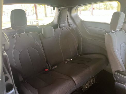 Used 2019 Chrysler Pacifica Touring Plus w/ Advanced Safetytec Group FWD image 14