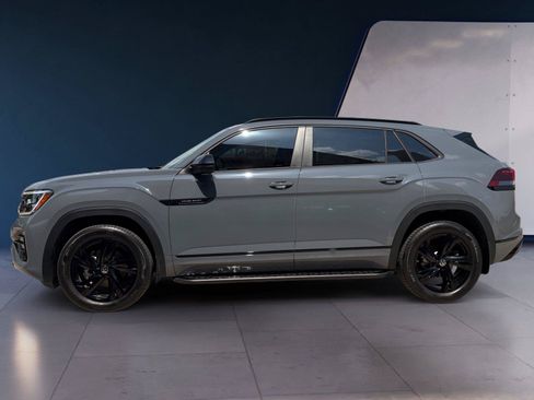 Used 2026 Volkswagen Atlas Cross Sport SEL R-Line AWD/4WD image 2