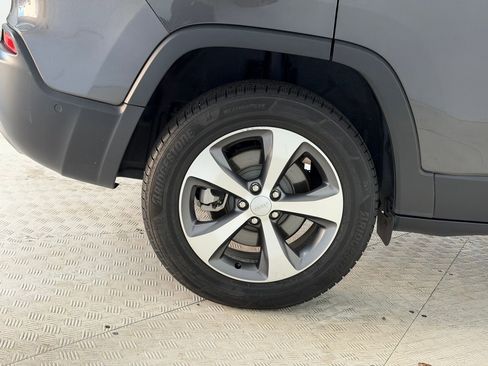 Used 2022 Jeep Cherokee Limited image 12