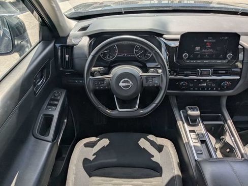 Used 2025 Nissan Pathfinder SV FWD image 16