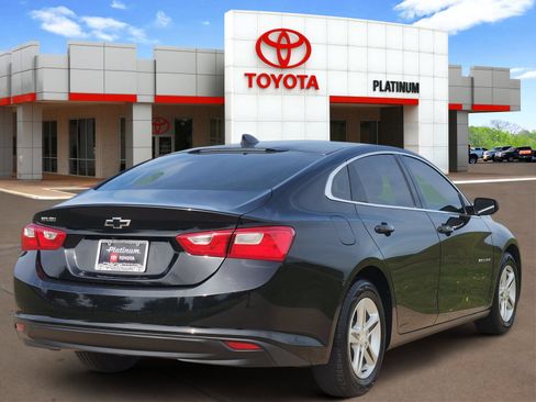 Used 2021 Chevrolet Malibu LS FWD image 4