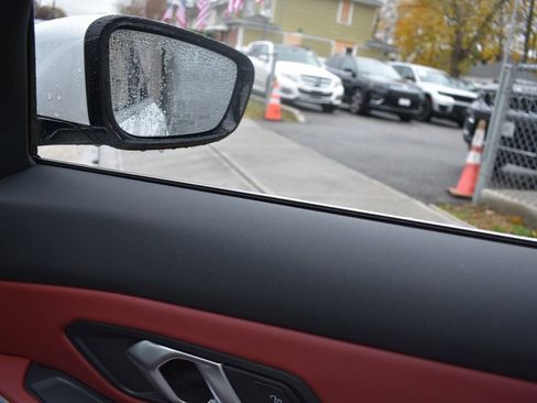 Used 2024 BMW 330i Sedan w/ Convenience Package image 22