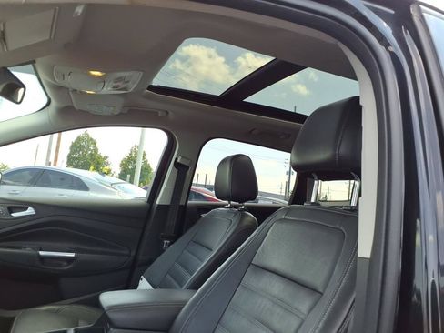 Used 2017 Ford Escape Titanium w/ Equipment Group 301A AWD/4WD image 19