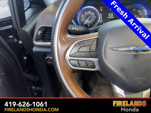 Used 2020 Chrysler Pacifica Limited w/ Tire & Wheel Group image 18