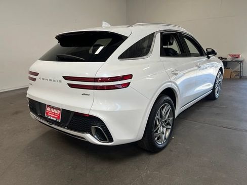 Used 2025 Genesis GV70 2.5T AWD/4WD image 3