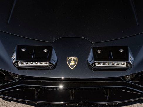 Used 2024 Lamborghini Huracan Sterrato AWD/4WD image 12