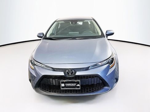 Used 2021 Toyota Corolla LE w/ Carpet Mat Package (TMS) FWD image 2