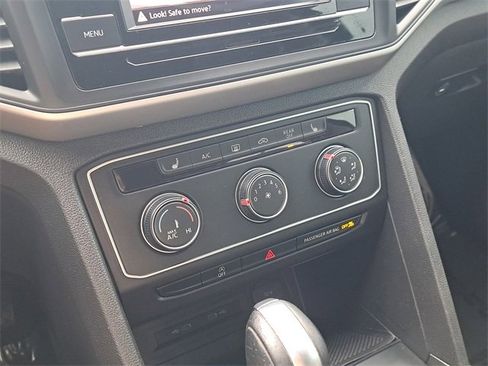 Used 2022 Volkswagen Atlas SE image 25