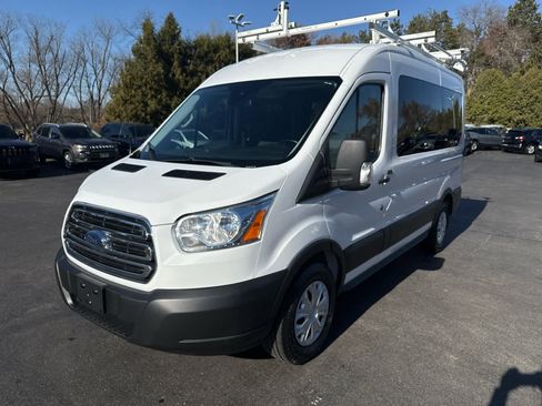 Used 2019 Ford Transit 150 XLT image 7