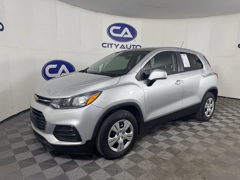 Used 2018 Chevrolet Trax LS image 7