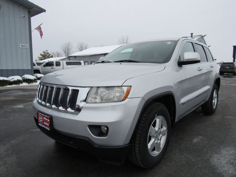 Used 2013 Jeep Grand Cherokee Laredo w/ Laredo E Group image 1