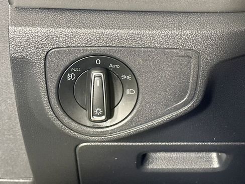 Used 2019 Volkswagen Atlas SE w/ Towing Package image 19