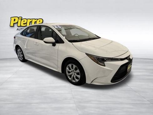 Used 2025 Toyota Corolla LE FWD image 6