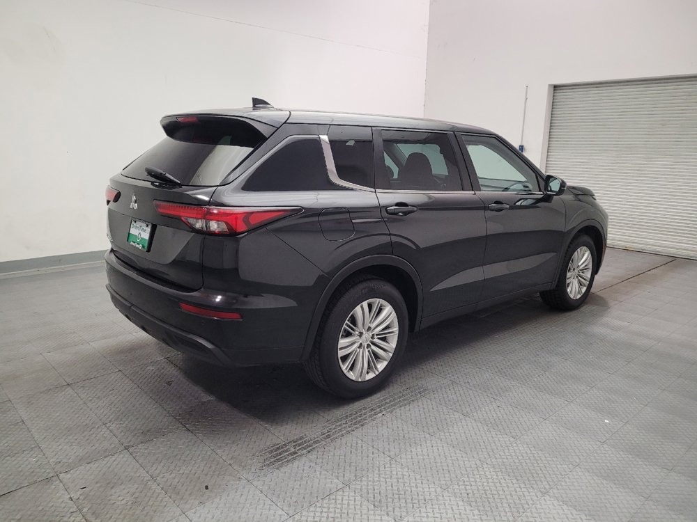 Used 2023 Mitsubishi Outlander ES FWD image 10