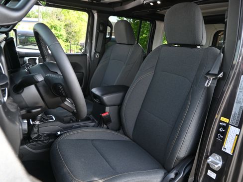 Used 2025 Jeep Wrangler Unlimited Sport S 4xe AWD/4WD image 12