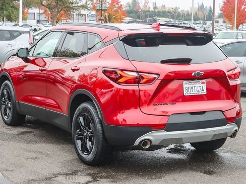 Used 2021 Chevrolet Blazer LT image 2