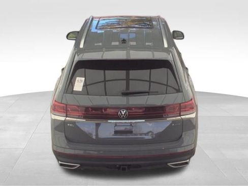 Used 2025 Volkswagen Atlas SEL image 6