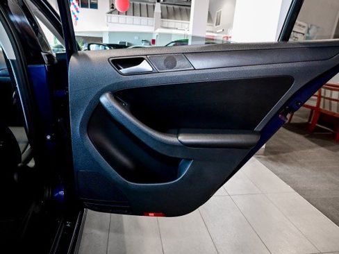 Used 2014 Volkswagen Jetta SE FWD image 25