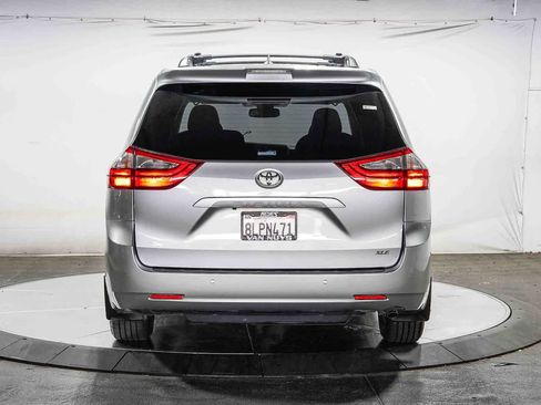 Certified 2020 Toyota Sienna XLE w/ XLE Navigation Package FWD image 3