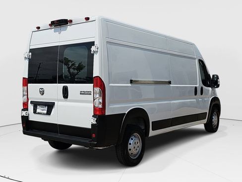 Used 2023 RAM ProMaster 2500 FWD image 3
