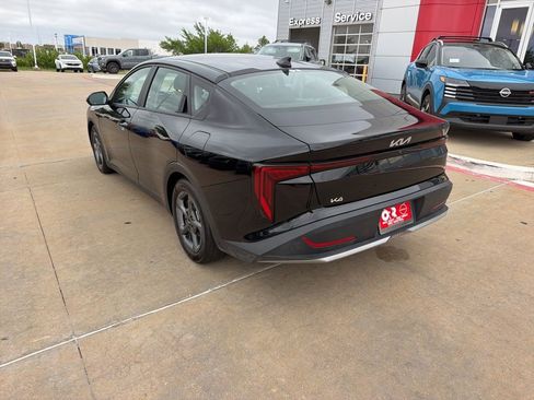 Used 2025 Kia K4 FWD image 3