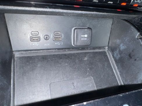Used 2023 Jeep Grand Cherokee Altitude RWD image 20