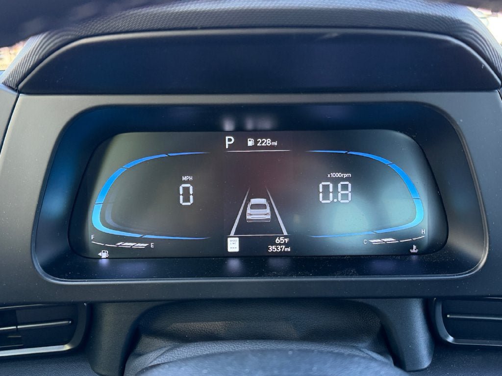 Certified 2025 Hyundai Elantra Sport FWD image 15