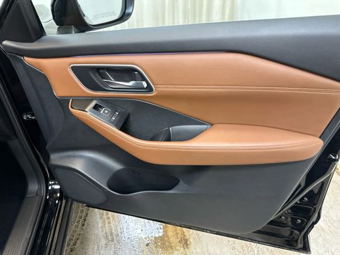 Certified 2025 Nissan Rogue Platinum AWD/4WD image 24