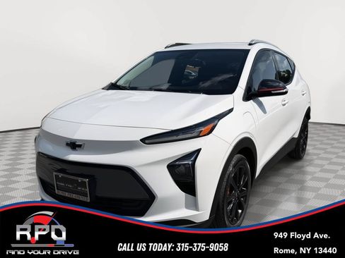 Used 2023 Chevrolet Bolt EUV LT w/ Comfort Package FWD image 1
