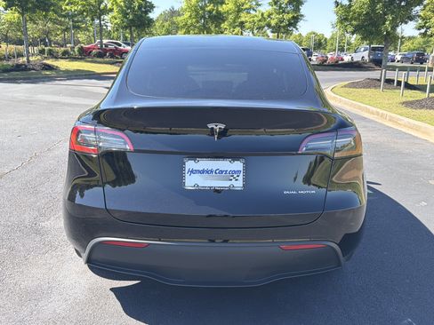 Used 2023 Tesla Model Y Long Range AWD/4WD image 8