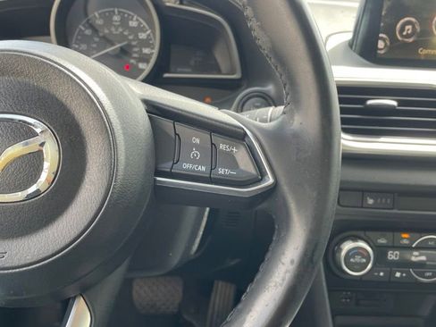 Used 2018 MAZDA MAZDA3 Touring FWD image 15