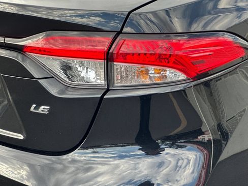 Used 2025 Toyota Corolla LE FWD image 22