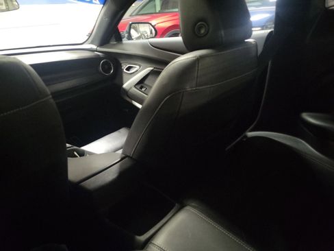 Used 2020 Chevrolet Camaro LT w/ RS Package image 9