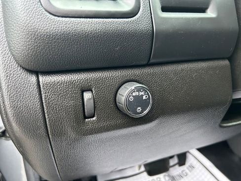 Used 2022 Chevrolet Colorado LT w/ Fleet Safety Package RWD image 16