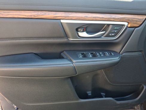 Used 2018 Honda CR-V Touring image 12