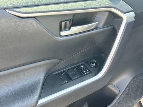 Used 2021 Toyota RAV4 XLE FWD image 26