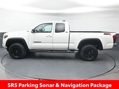 Used 2023 Toyota Tacoma SR5 AWD/4WD image 3
