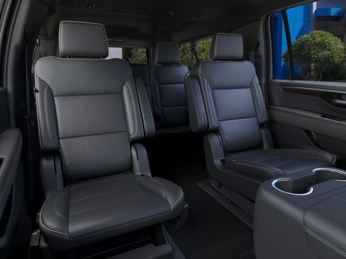 New 2026 Chevrolet Suburban Premier RWD image 17