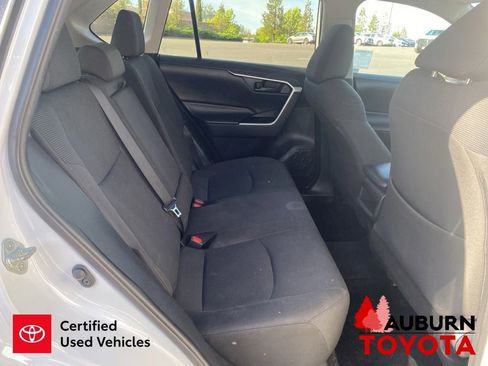 Certified 2019 Toyota RAV4 LE w/ Carpet Mat Package FWD image 16