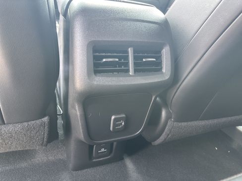 Used 2022 Chevrolet Equinox RS w/ RS Leather Package AWD/4WD image 28