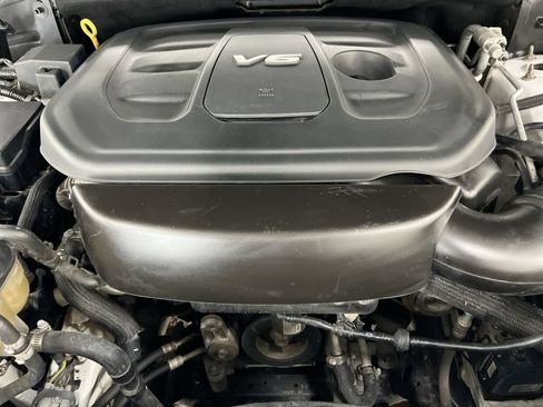 Used 2019 Jeep Grand Cherokee Altitude AWD/4WD image 25