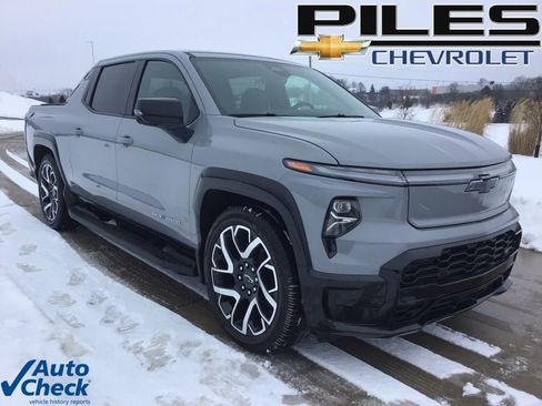 Used 2025 Chevrolet Silverado EV RST image 1