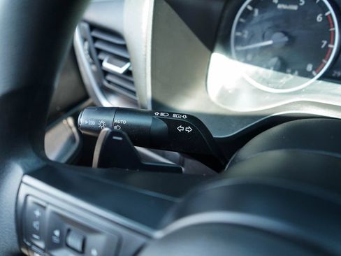 Used 2024 Nissan Rogue SV FWD image 33